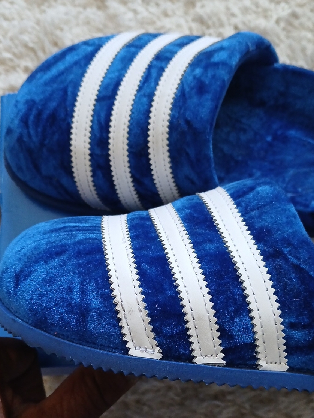 ADISAS CLOGS - Picture 5 of 7